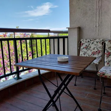 Апарт-отель Private Studio In Emerald Beach