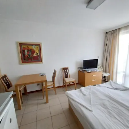 Апарт-отель Private Studio In Emerald Beach 5*