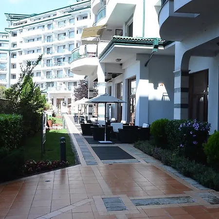 Private Studio In Emerald Beach 5* Равда
