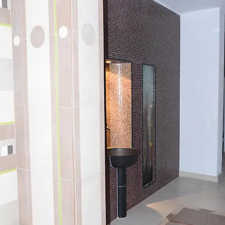 Private Studio In Emerald Beach Апарт-отель Равда
