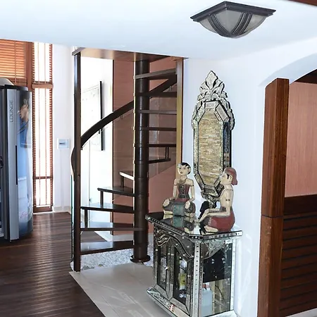 Private Studio In Emerald Beach Апарт-отель