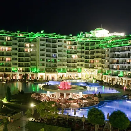 Private Studio In Emerald Beach Апарт-отель Равда